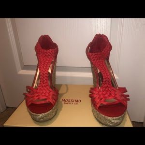Missimo Supply Co. Red Wedges